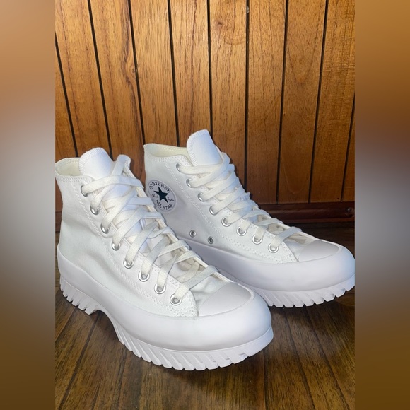 SOLD NEW CONVERSE CHUCK TAYLOR ALL STAR WHITE SIZE 9 .WOMEN 7 MENS - Picture 6 of 16